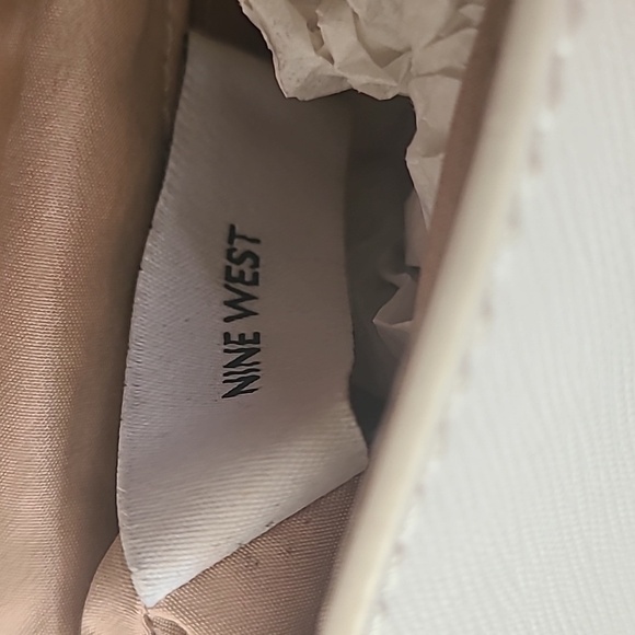 NINE WEST Crossbody Mini White Purse - Picture 10 of 10